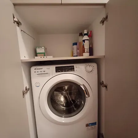 Melania In Complex Royal Towers