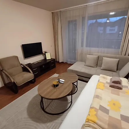 Melania In Complex Royal Towers Apartman