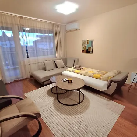 Melania In Complex Royal Towers Apartament *