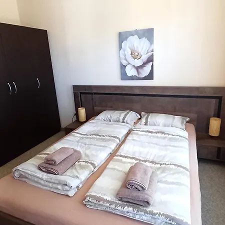 Melania In Complex Royal Towers Банско