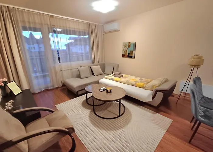 Melania In Complex Royal Towers Daire *